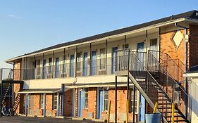 Cole Manor Motel By Oyo Love Field Market Center